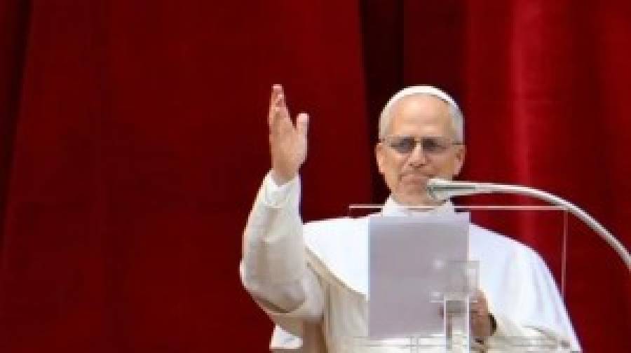 পোপ লিও: মুষ্টিমেয় স্বৈরশাসকের কারণে বিশ্ব ধ্বংসের পথে