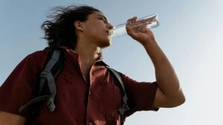 গরমে সুস্থ থাকতে কী খাবেন, কী এড়িয়ে চলবেন