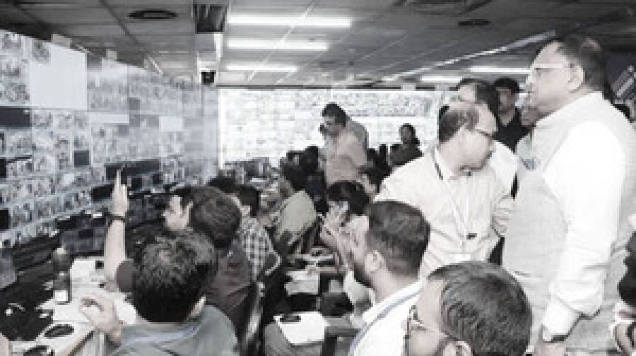 পশ্চিমবঙ্গে বিধানসভা নির্বাচন: ভোটগ্রহণের শুরুতেই বিশৃঙ্খলা