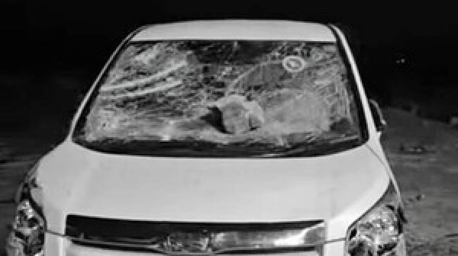 নেত্রকোনায় জামায়াতের এমপি অবরুদ্ধ, গাড়ি ভাঙচুর