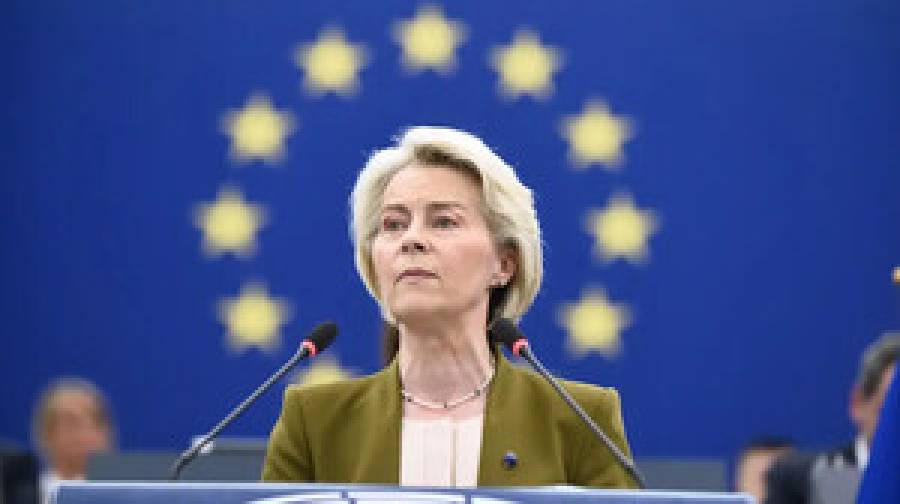 ইইউ প্রধান: ইরানের ওপর নিষেধাজ্ঞা প্রত্যাহারের সময় এখনো আসেনি