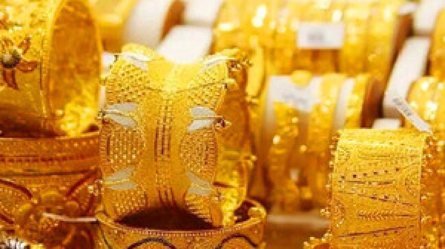 সাত দিনে ৯৮৫৬ টাকা কমলো সোনার দাম