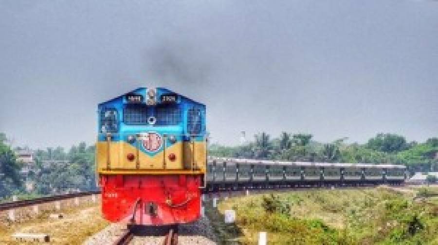 ঈদে ট্রেনে নারীদের জন্য আলাদা কামরার নির্দেশ