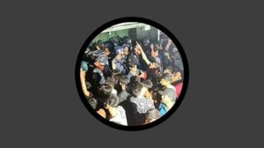 শিশু নির্যাতনের অভিযোগে উত্তাল চট্টগ্রাম: পুলিশকে অবরুদ্ধ করে গাড়িতে আগুন