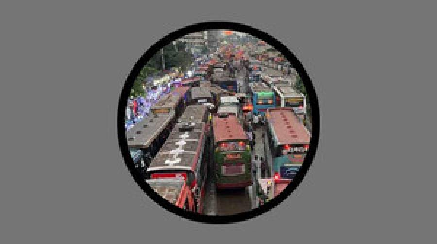 চন্দ্রা মোড়ে তীব্র যানজট, ঘণ্টার পর ঘণ্টা আটকে যাত্রীরা
