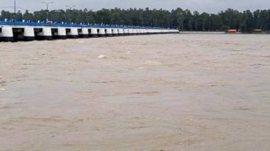 উজানের ঢলে ফুলে-ফেঁপে উঠছে তিস্তা, নিম্নাঞ্চল প্লাবনের শঙ্কা