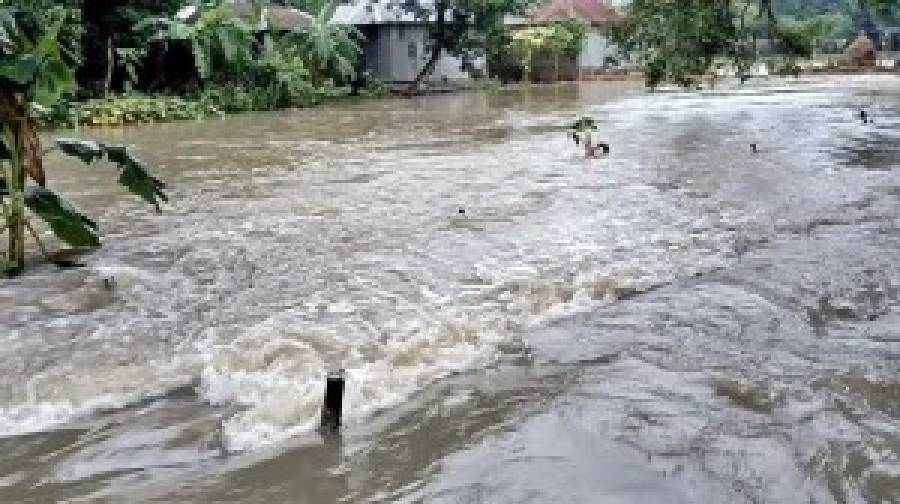 ভারী বৃষ্টিতে ৪ বিভাগে বন্যার শঙ্কা, ঝুঁকিতে চট্টগ্রাম-কক্সবাজার