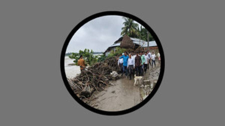 কক্সবাজারে বন্যার ভয়াবহতা: ৩০ প্রাণহানি, পানিবন্দি আড়াই লাখ মানুষ