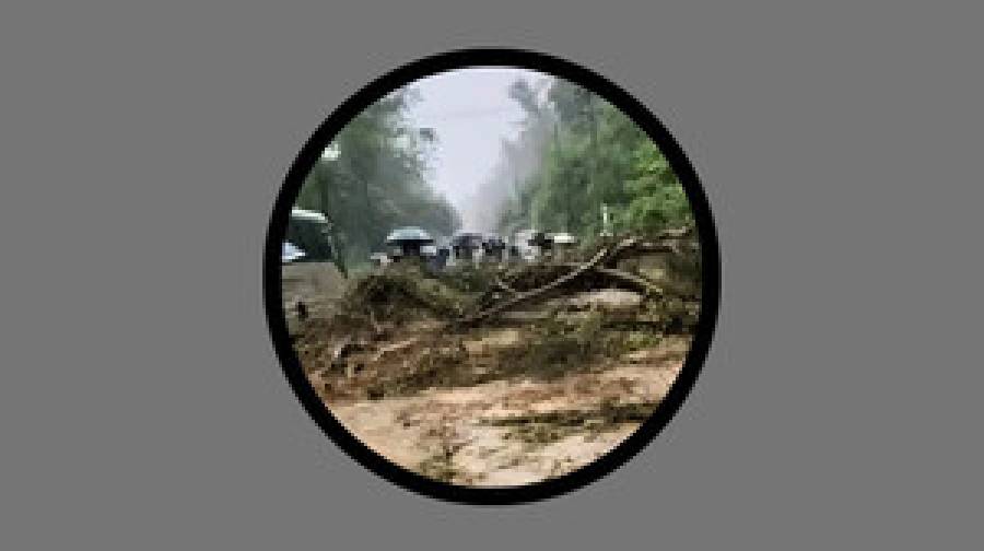 কক্সবাজারে পাহাড় ধসে রোহিঙ্গা শিশুর মৃত্যু, ব্যাহত মেরিন ড্রাইভে চলাচল