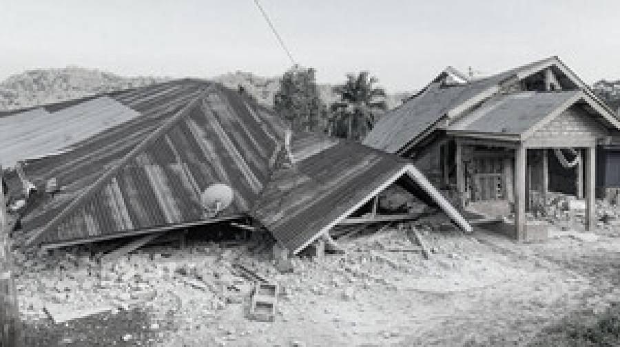 ভূমিকম্পে কেঁপে উঠল ইন্দোনেশিয়া, নিহত ২