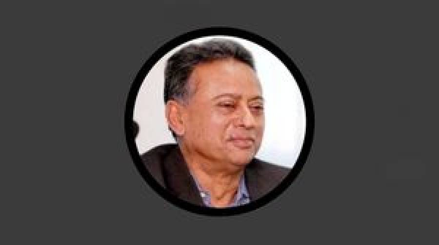 অর্থমন্ত্রী: ওয়েট অ্যান্ড সি