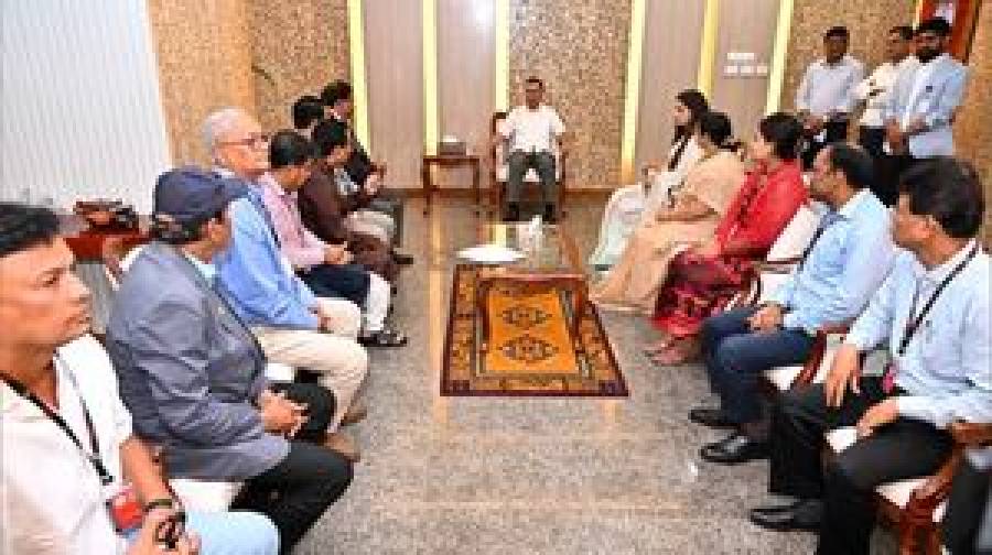 প্রধানমন্ত্রী: অধিকার নিশ্চিতে ধর্ম-বর্ণ বাধা হবে না