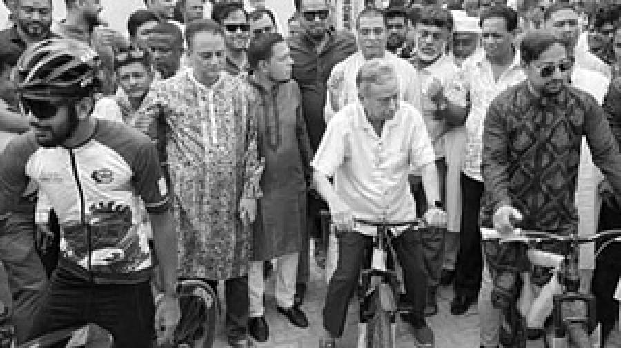দেশে প্রথম নির্ধারিত সাইকেল লেনের উদ্বোধন চট্টগ্রামে