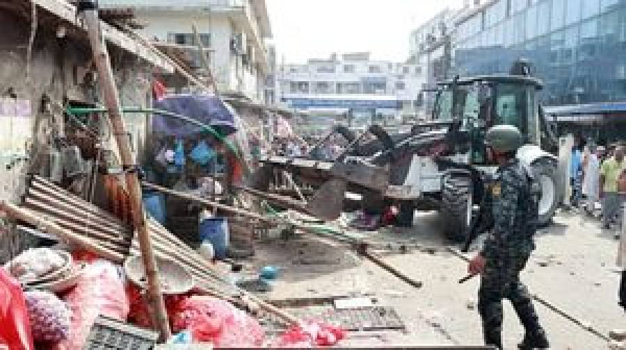 মিরপুরে দুই ঘণ্টায় দুই হাজার দোকান উচ্ছেদ