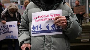 যুক্তরাষ্ট্রের শরণার্থী নীতিতে আমূল পরিবর্তন, বিপন্নদের জন্য বন্ধ হচ্ছে দরজা?