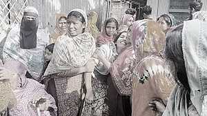 উঠানে দাদির ও সরিষাক্ষেতে নাতনির মরদেহ, পরিকল্পিত হত্যা দাবি পরিবারের