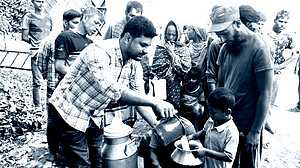 রমজানে মাত্র ১০ টাকায় মিলছে এক লিটার দুধ!