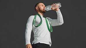 হিটস্ট্রোক থেকে বাঁচতে খাদ্যাভ্যাস ও পোশাকে যে পরিবর্তন জরুরি