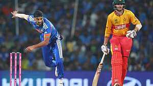 জিম্বাবুয়েকে উড়িয়ে সেমিফাইনালের আশা বাঁচিয়ে রাখল ভারত