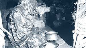 নষ্ট ভাত খেয়ে রোজা রাখা নোয়াখালীর সেই পরিবার পেল উপহার