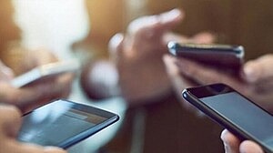 ডিসেম্বর থেকে অকেজো হবে অবৈধ মোবাইল, আসছে নতুন ব্যবস্থা