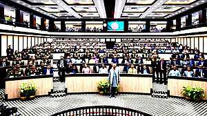 বিদায়ী ভাষণ শেষে ফটোসেশনে অংশ নিলেন ড. ইউনূস