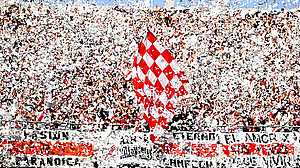 স্তাদিও মনুমেন্তালে ৫২ টন কনফেত্তি, তবে জয় পেল বোকা জুনিয়র্স