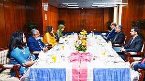 বাণিজ্য থেকে প্রযুক্তি, সব খাতে সহযোগিতা বাড়াতে চায় বাংলাদেশ ও পাকিস্তান