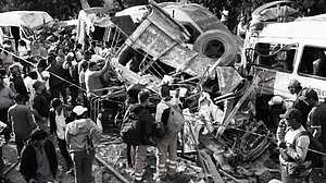 কলম্বিয়ায় মহাসড়কে বিস্ফোরণ, প্রাণ গেল শিশুসহ ১৪ জনের