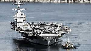 টানা ৩০ ঘণ্টা জ্বলেছে মার্কিন রণতরী জেরাল্ড আর ফোর্ড, ধোঁয়ায় অসুস্থ সেনারা