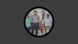 মিরপুরে ছিনতাইকারীকে ধাওয়া করে ধরলেন ট্রাফিক সার্জেন্ট