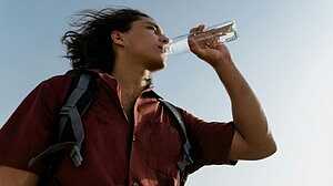 গরমে সুস্থ থাকতে কী খাবেন, কী এড়িয়ে চলবেন