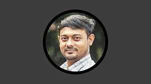 প্রধানমন্ত্রী ও তার মেয়েকে কটূক্তি: নাসীরুদ্দীন পাটওয়ারীকে আইনি নোটিশ
