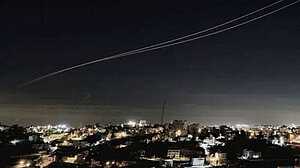 নতুন নেতার অধীনে ইসরায়েলে প্রথম ক্ষেপণাস্ত্র ছুড়ল ইরান