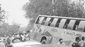 সিরাজগঞ্জে বাসচাপায় প্রাণ গেল স্বামী-স্ত্রীসহ ৩ জনের