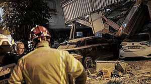 ইসরায়েলে ইরানের ক্ষেপণাস্ত্র হামলায় ১২ জন আহত