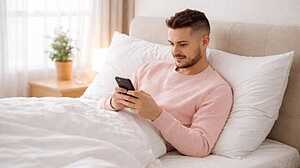 ঘুম থেকে উঠেই কি মোবাইল খোঁজেন? চরম বিপদ ডেকে আনছেন না তো!