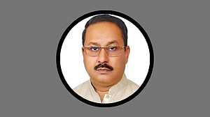 শৃঙ্খলাভঙ্গের অভিযোগে এমপি বাচ্চুকে বিএনপির শোকজ