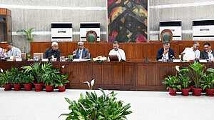 বৈদ্যুতিক বাস ও ট্রাক আমদানিতে বড় শুল্ক ছাড়ের সিদ্ধান্ত