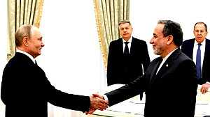 সেন্ট পিটার্সবার্গে পুতিন ও আব্বাস আরাঘচির গুরুত্বপূর্ণ বৈঠক