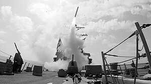 ফুরিয়ে আসছে ক্ষেপণাস্ত্রের মজুত, সামরিক ঝুঁকিতে যুক্তরাষ্ট্র