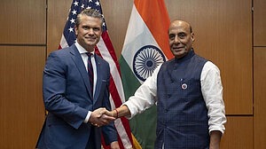 ১০ বছরের প্রতিরক্ষা কাঠামো সই করল ভারত-যুক্তরাষ্ট্র