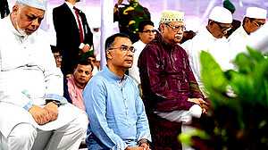 একসঙ্গে নামাজ পড়লেন রাষ্ট্রপতি ও প্রধানমন্ত্রী