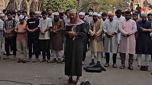 বায়তুল মোকাররমে ইরানের সর্বোচ্চ নেতার গায়েবানা জানাজা অনুষ্ঠিত