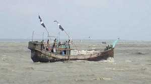 বৈরী আবহাওয়ায় বঙ্গোপসাগরে ট্রলারডুবি, ৫ জেলের মরদেহ উদ্ধার