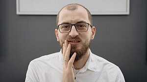 আক্কেলদাঁতের ব্যথায় ভুগছেন? অবহেলা করলেই হতে পারে বড় বিপদ!