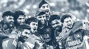 ঘরের মাঠে রেকর্ড গড়ে বিশ্বজয় ভারতের