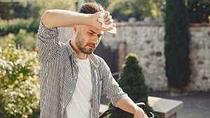 গরমের অস্বস্তি দূর করার সেরা কিছু খাবার ও পানীয়