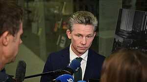 ইউক্রেনকে আরও ১.৪ বিলিয়ন ডলারের সামরিক সহায়তা দিচ্ছে সুইডেন