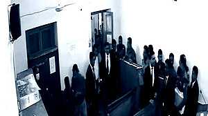 আ. লীগ নেতার জামিনে আদালতে আইনজীবীদের হট্টগোল